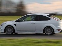 Ford Focus sur le circuit Lurcy-Levis