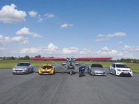 Véhicules de course sur le Circuit Lurcy-Levis